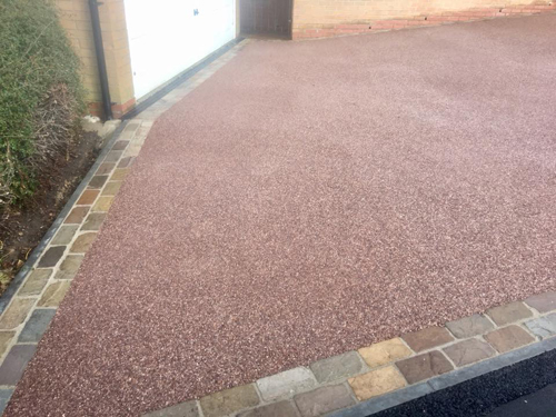 Resin driveway with blocked paved edging